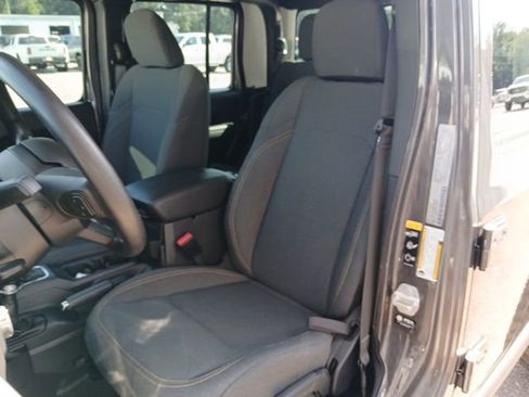 Used 2025 Jeep Gladiator Sport image 51