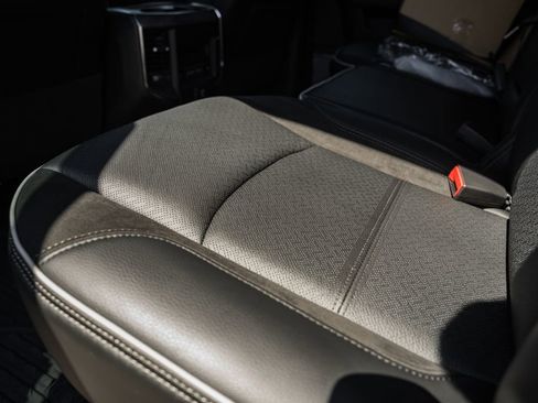 New 2026 RAM 2500 Laramie AWD/4WD image 38