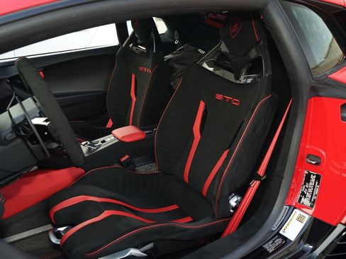 Used 2023 Lamborghini Huracan STO image 16