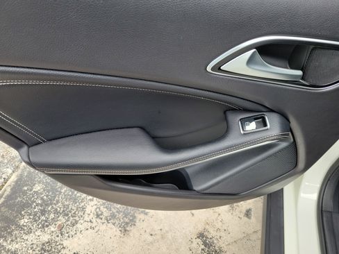 Used 2018 Mercedes-Benz GLA 250 image 13