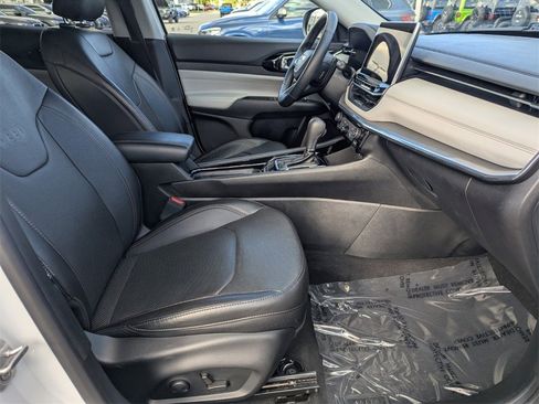 Certified 2022 Jeep Compass Limited w/ Elite Group image 10