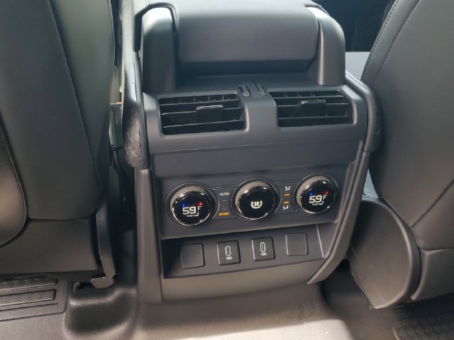 New 2026 Land Rover Defender 110 AWD/4WD image 13