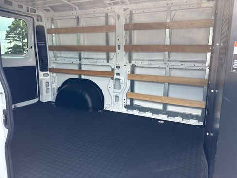 Used 2025 RAM ProMaster 2500 w/ U-Haul Equipment Group FWD image 5