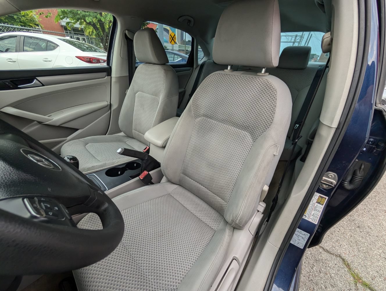 Used 2014 Volkswagen Passat 2.5 S FWD image 16
