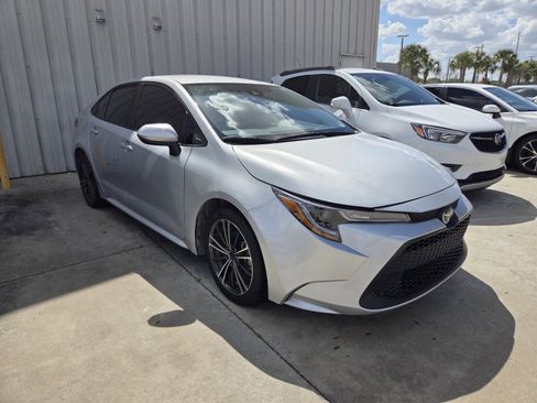 Used 2022 Toyota Corolla L image 3