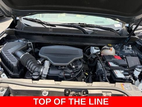 Used 2022 GMC Acadia Denali w/ Denali Ultimate Package FWD image 11