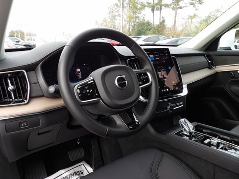 Certified 2025 Volvo XC90 B5 Plus image 10