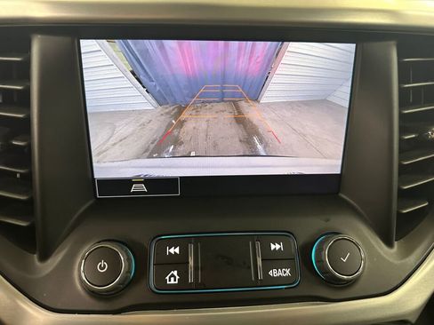 Certified 2023 GMC Acadia SLT w/ Preferred Package image 14