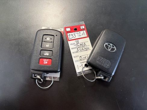 Used 2018 Toyota Avalon XLE Premium image 32