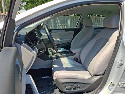 Used 2019 Hyundai Sonata SEL w/ Winter Weather Package FWD image 14