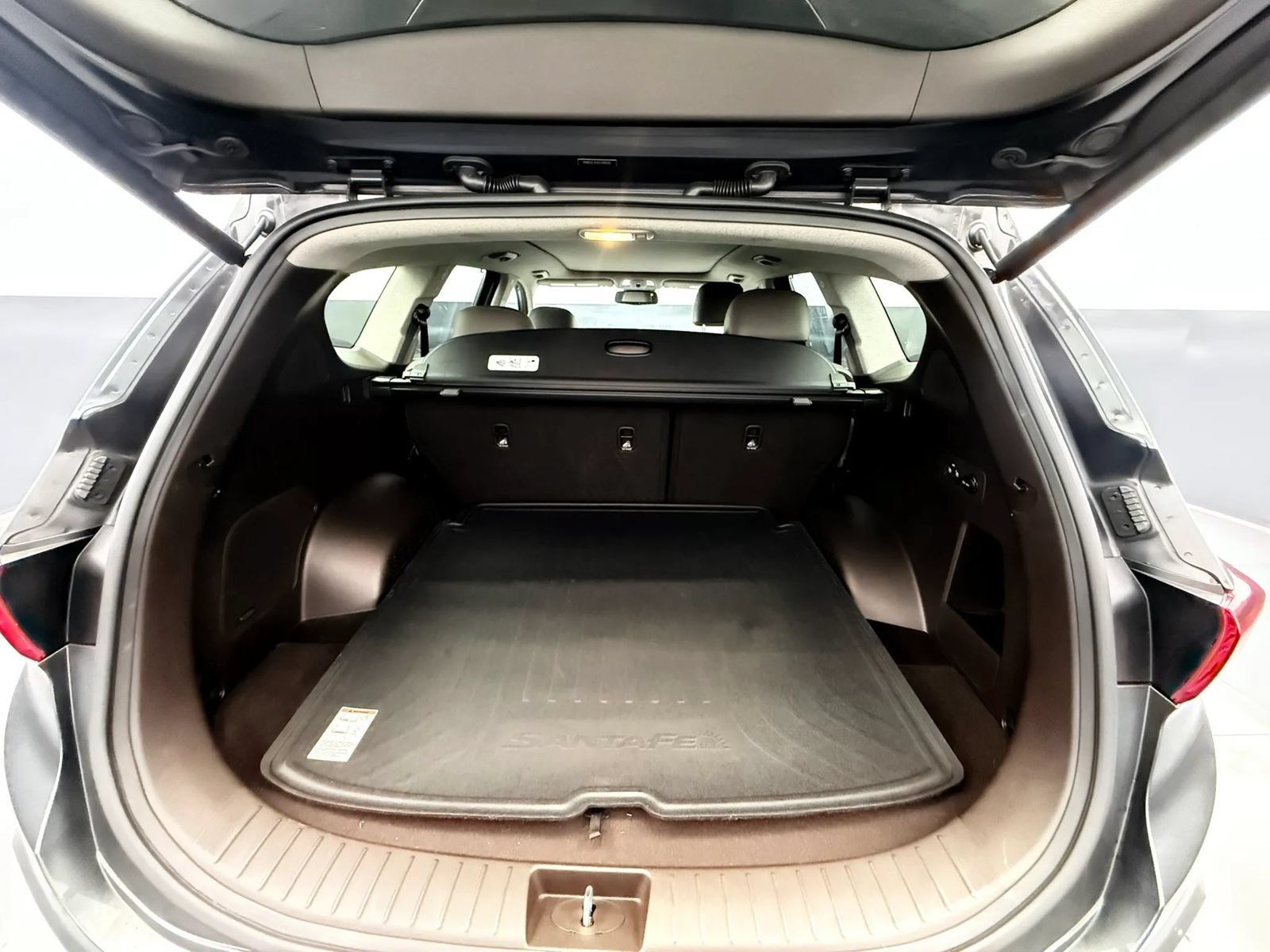Used 2020 Hyundai Santa Fe Limited w/ Cargo Package AWD/4WD image 25