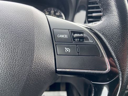 Used 2017 Mitsubishi Outlander SEL image 23