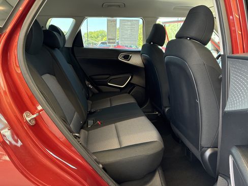 Used 2022 Kia Soul LX FWD image 9