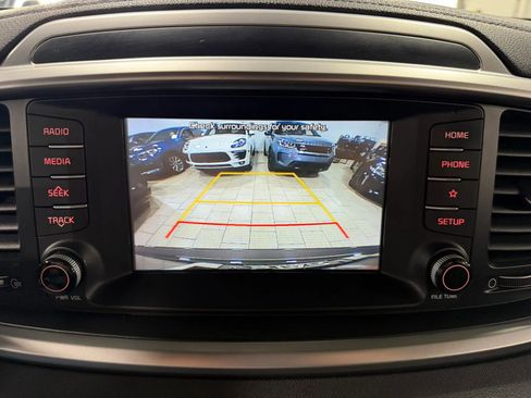 Used 2019 Kia Sorento AWD image 17