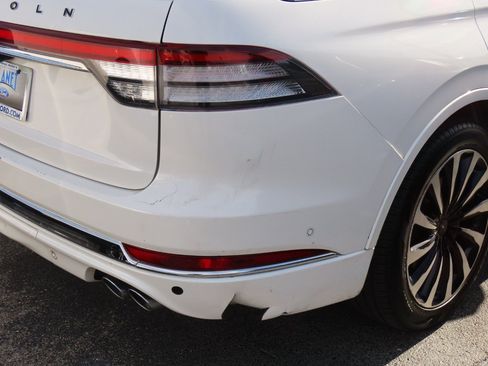 Used 2021 Lincoln Aviator Black Label Grand Touring w/ Class IV Trailer Tow Package image 11