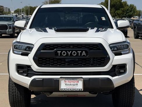 Used 2021 Toyota Tacoma TRD Pro AWD/4WD image 8