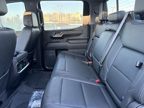 Used 2024 GMC Sierra 1500 SLT w/ SLT Premium Plus Package image 5