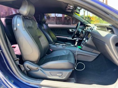 Used 2019 Ford Mustang Premium RWD image 33