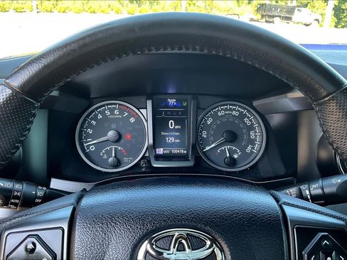 Used 2022 Toyota Tacoma TRD Off-Road w/ Technology Package RWD image 25