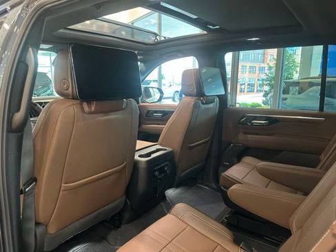 New 2026 Chevrolet Suburban High Country AWD/4WD image 14
