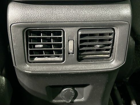 Used 2022 Toyota RAV4 LE FWD image 21