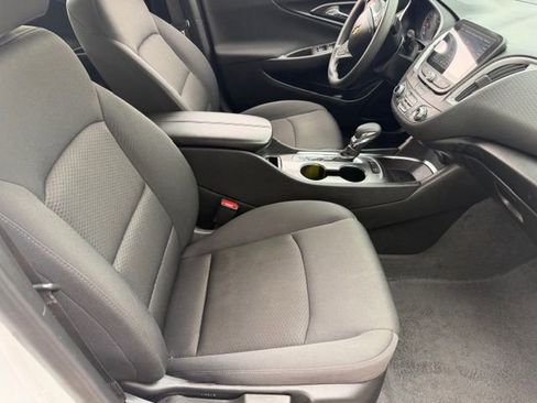 Used 2025 Chevrolet Malibu LT image 16