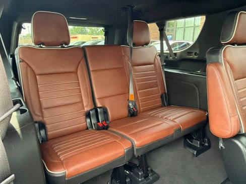 Certified 2023 GMC Yukon XL Denali Ultimate w/ LPO, Floor Liner Package AWD/4WD image 22