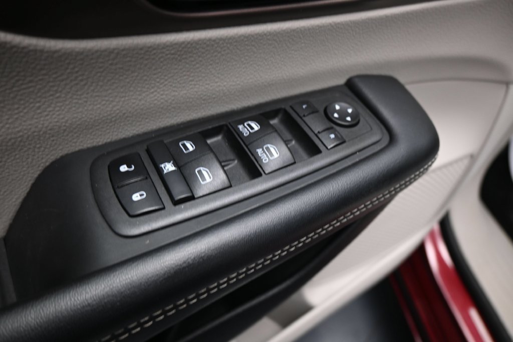 Used 2023 Chrysler Voyager LX FWD image 11