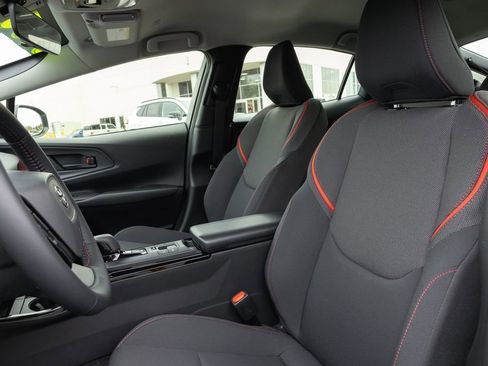 Used 2026 Toyota Prius Plug-In Hybrid image 11