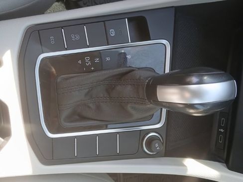 Used 2020 Volkswagen Jetta S FWD image 16