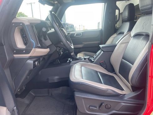 Used 2023 Ford Bronco Wildtrak image 8