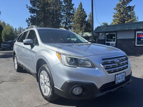 Used 2017 Subaru Outback 2.5i Premium AWD/4WD image 4