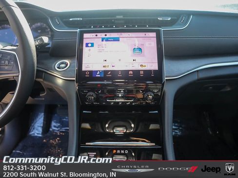 New 2025 Jeep Grand Cherokee L Limited AWD/4WD image 15