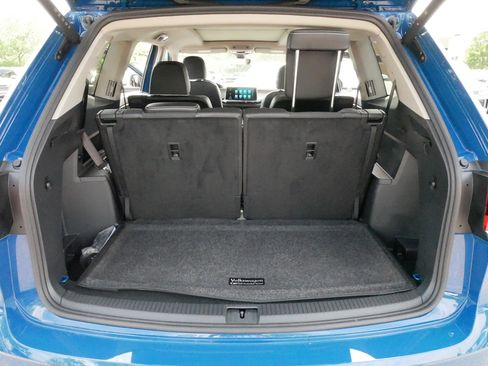 Certified 2025 Volkswagen Atlas SEL Premium R-Line AWD/4WD image 18