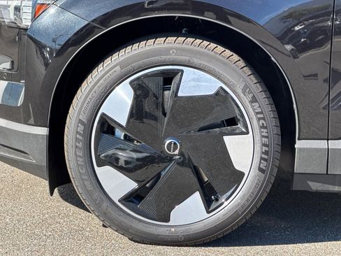 New 2025 Volvo EX30 Plus w/ Protection Package Premier image 32