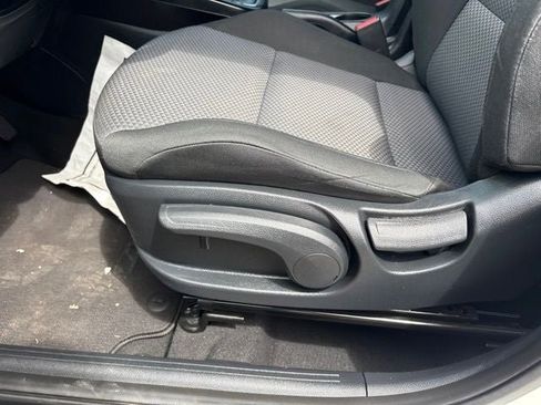 Used 2024 Kia Soul LX w/ Option Group 015 FWD image 13