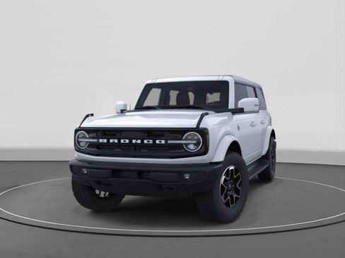 New 2025 Ford Bronco Outer Banks image 2
