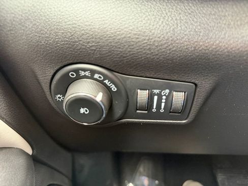 Used 2023 Jeep Compass Limited AWD/4WD image 18
