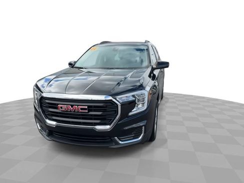 Certified 2024 GMC Terrain SLE w/ Driver Convenience Package FWD image 3