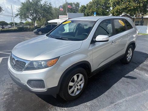 Used 2012 Kia Sorento FWD image 1