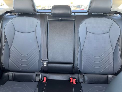 Used 2026 Volkswagen Tiguan SE FWD image 40