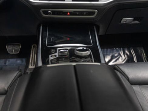 Used 2023 BMW X7 M60i w/ Executive Package image 91