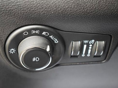 Used 2025 Jeep Compass Limited AWD/4WD image 24