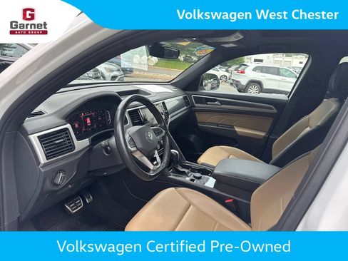 Certified 2023 Volkswagen Atlas Cross Sport SEL R-Line AWD/4WD image 10