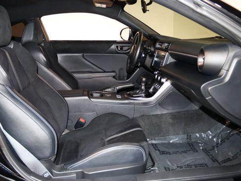 Used 2022 Toyota GR86 Premium RWD image 48