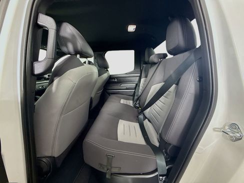 Certified 2025 Toyota Tacoma TRD Off-Road image 17