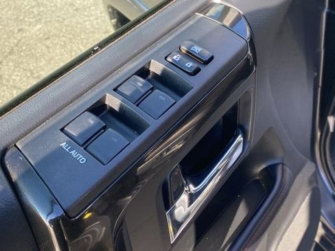 Used 2018 Toyota 4Runner TRD Off-Road Premium image 13