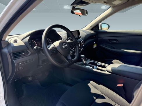 Used 2025 Nissan Sentra S image 4