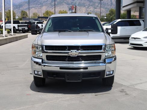 Used 2007 Chevrolet Silverado 2500 LT w/ 1LT Convenience Package AWD/4WD image 9
