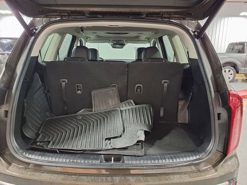 Used 2025 Kia Telluride S FWD image 11